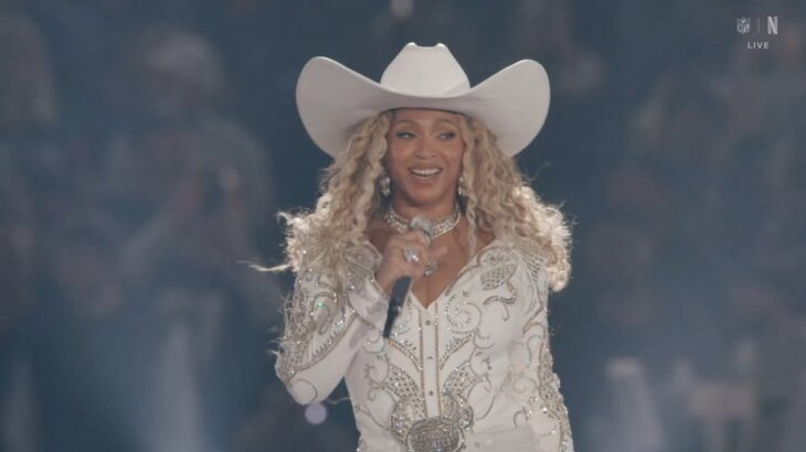 Beyonce – NFL Halftime Show Performance