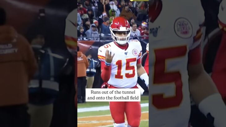 Patrick Mahomes counts his fingers before every game! #shorts #nfl #chiefs