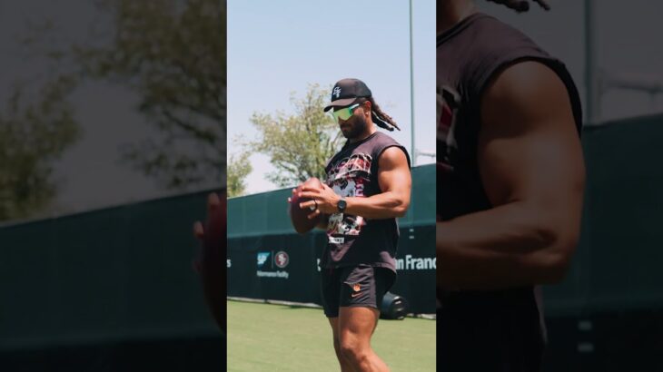 #FredWarner can do it all 😂 #BrockPurdy #nfl #49ers #quarterback